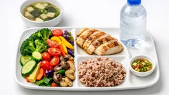 วิธีเลือกมื้อเที่ยงคนทำงานให้อิ่มนาน ไม่ง่วงบ่าย ด้วยหลัก ½–¼–¼