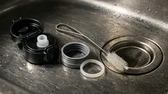 4 ไอเท็มร้าน 100 เยนที่ช่วยตัดงานบ้านจุกจิก ล้างขวดน้ำง่ายขึ้น จัดครัวไวขึ้น